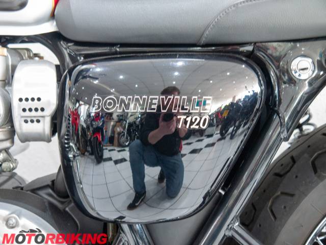 2018 Triumph BONNEVILLE T120 Photo #19