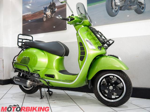 2017 Piaggio GTS300 SUPER ABS VESPA Photo #2