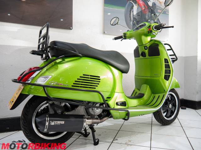 2017 Piaggio GTS300 SUPER ABS VESPA Photo #3