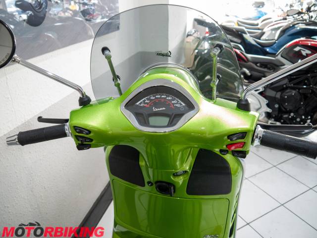 2017 Piaggio GTS300 SUPER ABS VESPA Photo #8