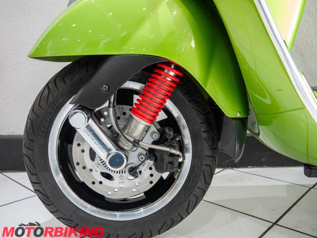 2017 Piaggio GTS300 SUPER ABS VESPA Photo #14