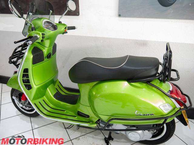 2017 Piaggio GTS300 SUPER ABS VESPA Photo #17