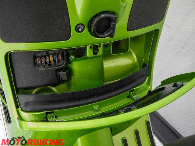 2017 Piaggio GTS300 SUPER ABS VESPA Photo #18