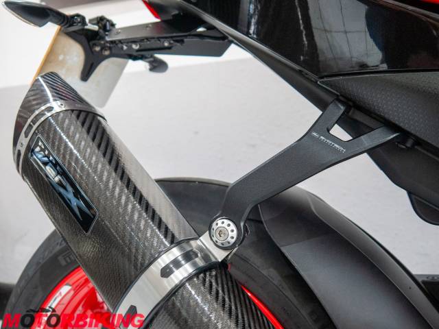 2021 Aprilia TUONO V4 1100 FACTORY Photo #17