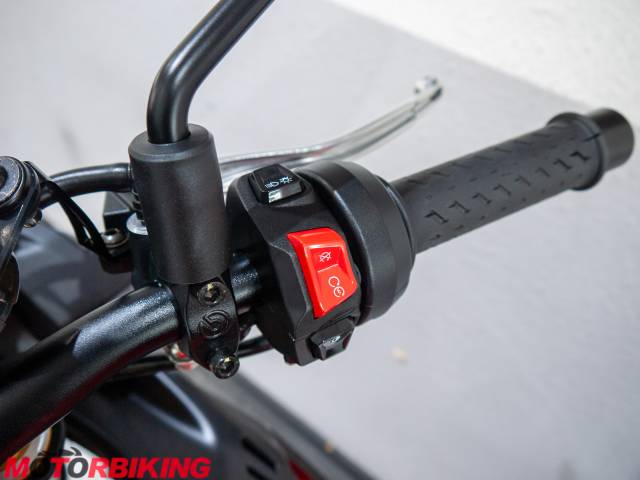 2021 Aprilia TUONO V4 1100 FACTORY Photo #32