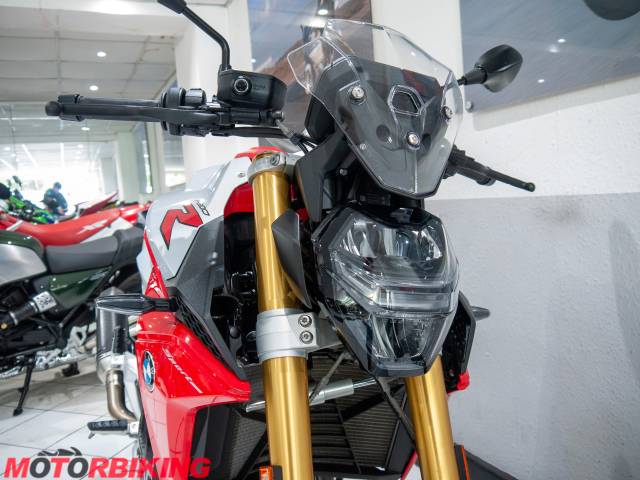 2021 BMW F900R SE Photo #5