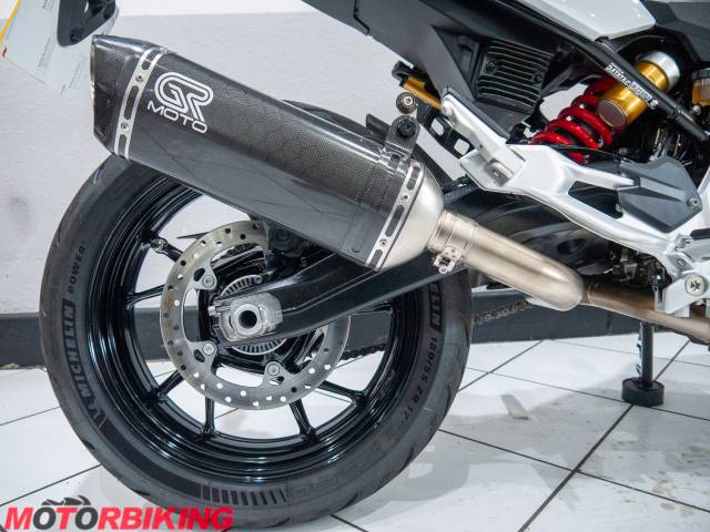 2021 BMW F900R SE Photo #11