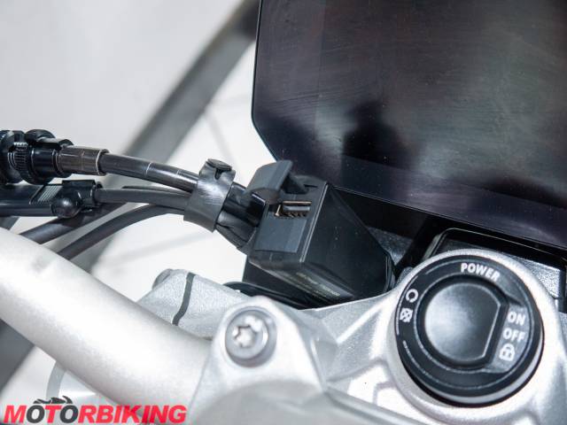 2021 BMW F900R SE Photo #19