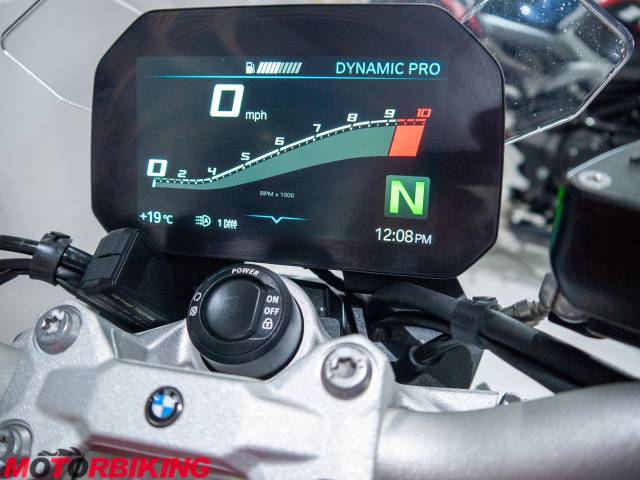 2021 BMW F900R SE Photo #20