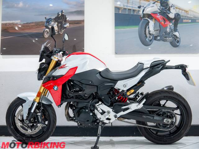 2021 BMW F900R SE Photo #22