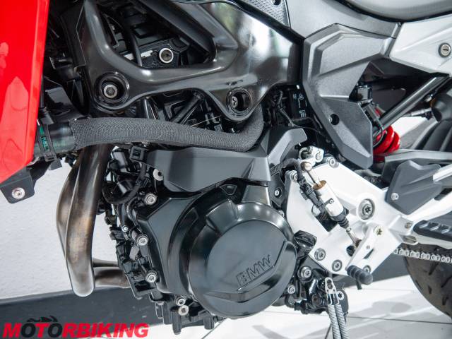 2021 BMW F900R SE Photo #26