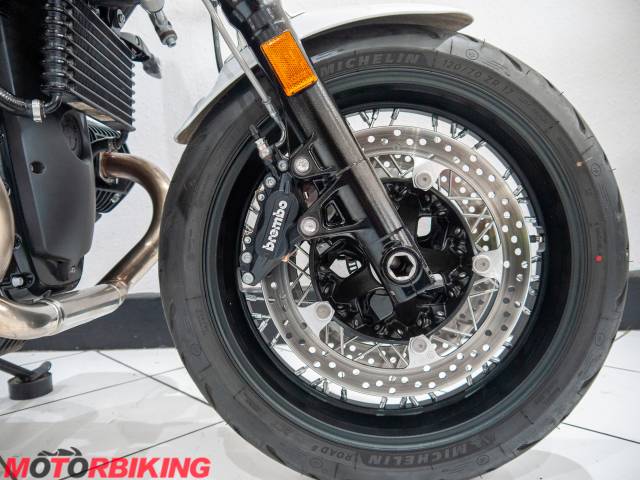 2023 BMW  R NINE T PURE Photo #17