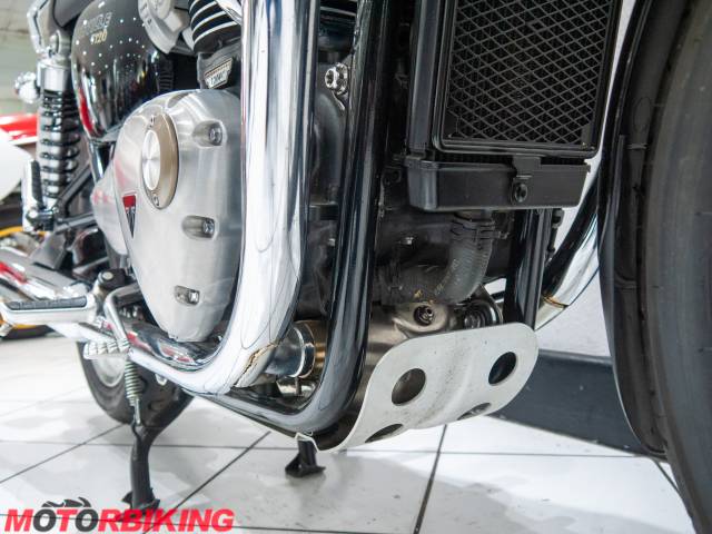 2022 Triumph BONNEVILLE T120 Photo #11