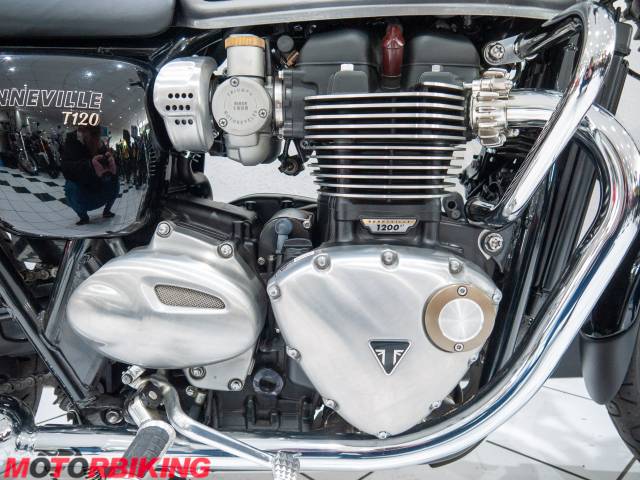 2022 Triumph BONNEVILLE T120 Photo #17