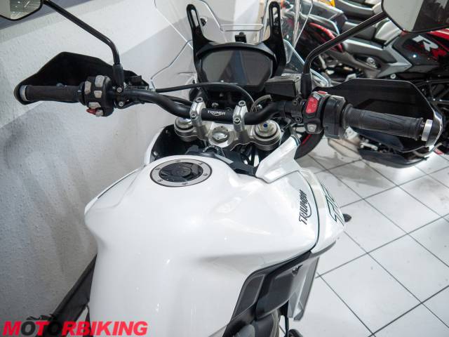 2018 Triumph TIGER 800  XRX LOW Photo #8