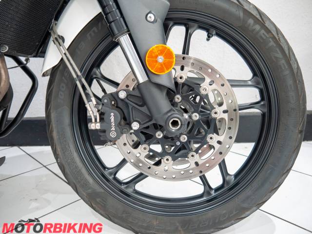 2018 Triumph TIGER 800  XRX LOW Photo #14