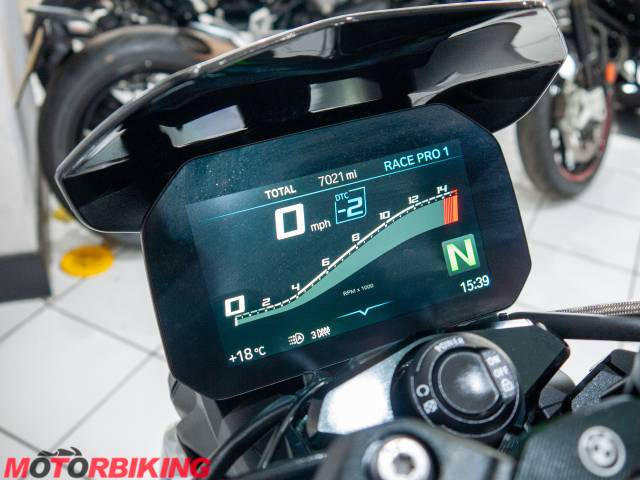 2023 BMW M1000R Photo #18