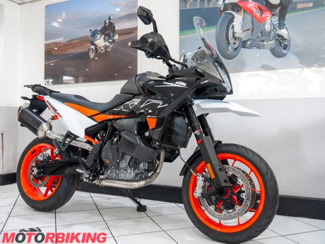 2023 KTM 890 SMT Photo #2