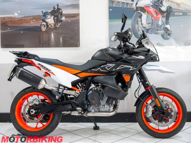 2023 KTM 890 SMT Photo #1