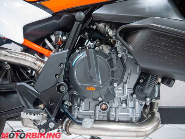 2023 KTM 890 SMT Photo #11