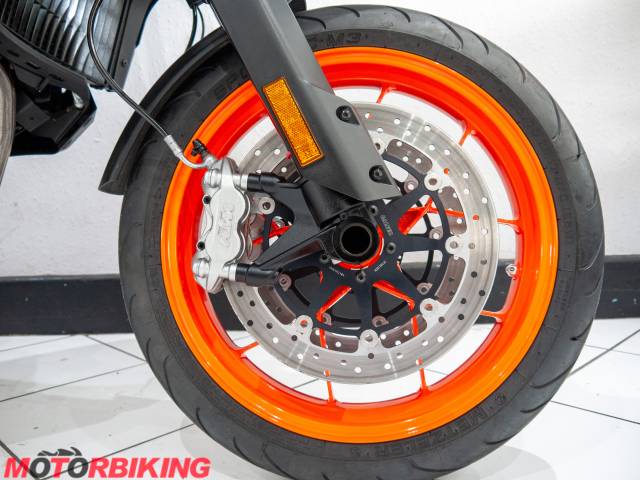 2023 KTM 890 SMT Photo #13