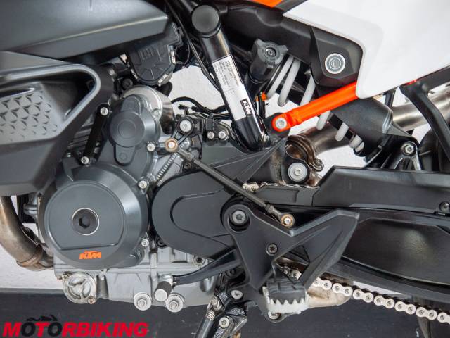2023 KTM 890 SMT Photo #19