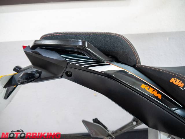 2016 KTM 390 DUKE Photo #8