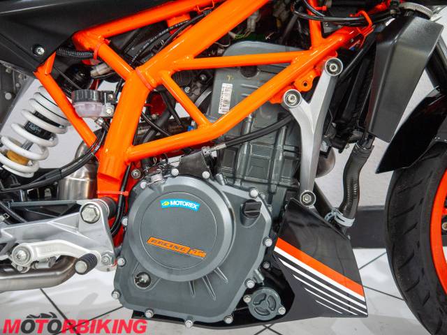 2016 KTM 390 DUKE Photo #11