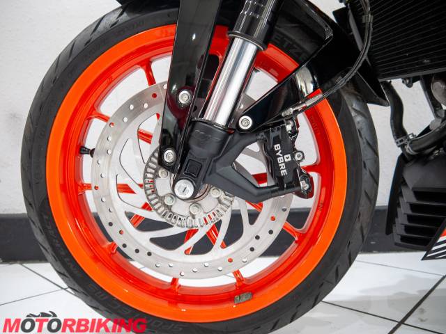 2016 KTM 390 DUKE Photo #17