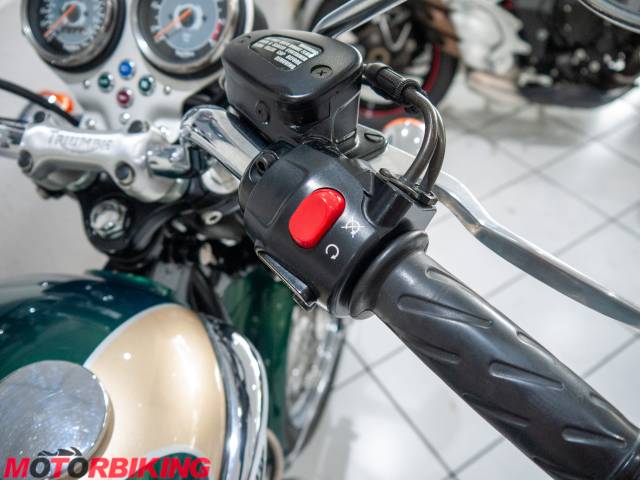 2003 Triumph BONNEVILLE T100 Photo #18