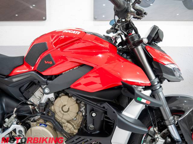 2020 Ducati STREETFIGHTER V4 Photo #7