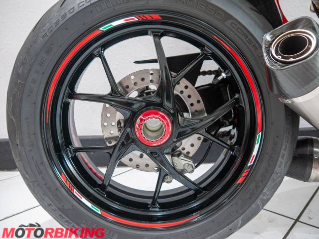 2020 Ducati STREETFIGHTER V4 Photo #18