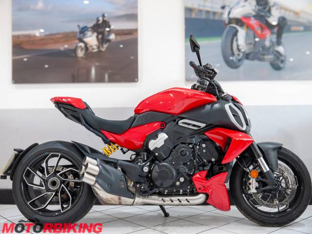 2025 Ducati DIAVEL V4 Photo #1