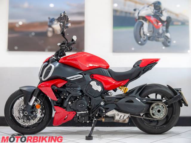 2025 Ducati DIAVEL V4 Photo #8
