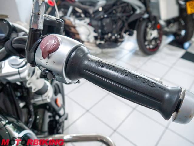 2023 Royal Enfield SUPER METEOR 650 Photo #21