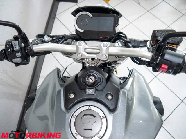 2020 Honda CB1000R Photo #20