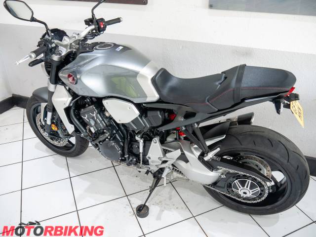 2020 Honda CB1000R Photo #32