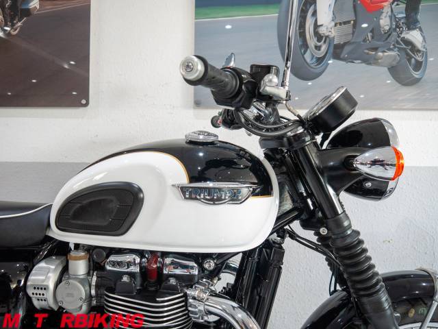 2017 Triumph BONNEVILLE T120 Photo #4
