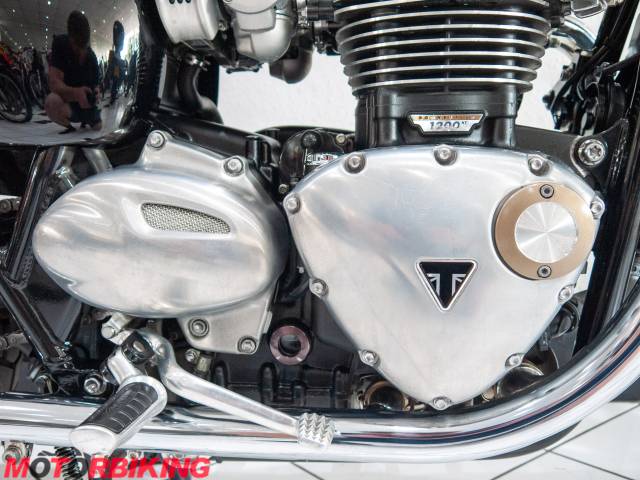 2017 Triumph BONNEVILLE T120 Photo #13