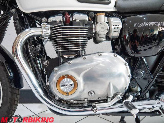 2017 Triumph BONNEVILLE T120 Photo #26