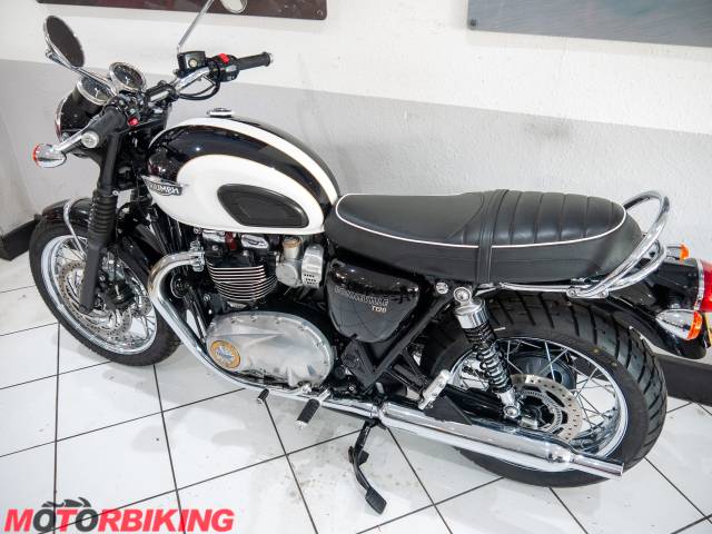 2017 Triumph BONNEVILLE T120 Photo #29