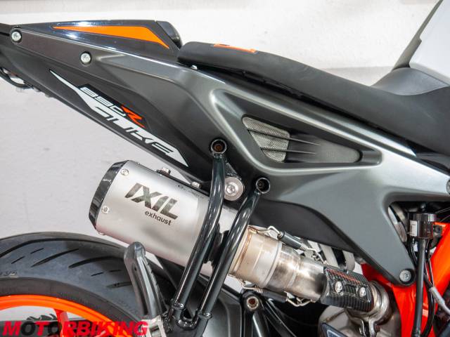 2021 KTM 890 DUKE R Photo #5