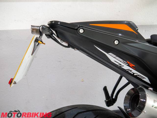 2021 KTM 890 DUKE R Photo #7