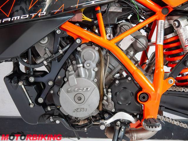 2007 KTM 950 SUPERMOTO R Photo #32
