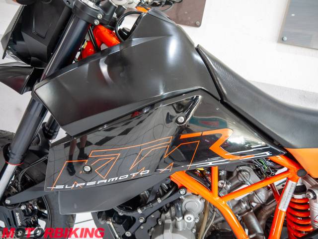2007 KTM 950 SUPERMOTO R Photo #31