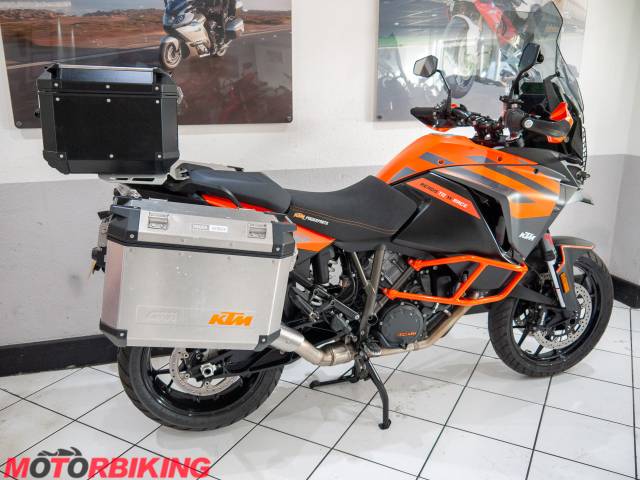 2020 KTM 1290 SUPER ADVENTURE S Photo #3