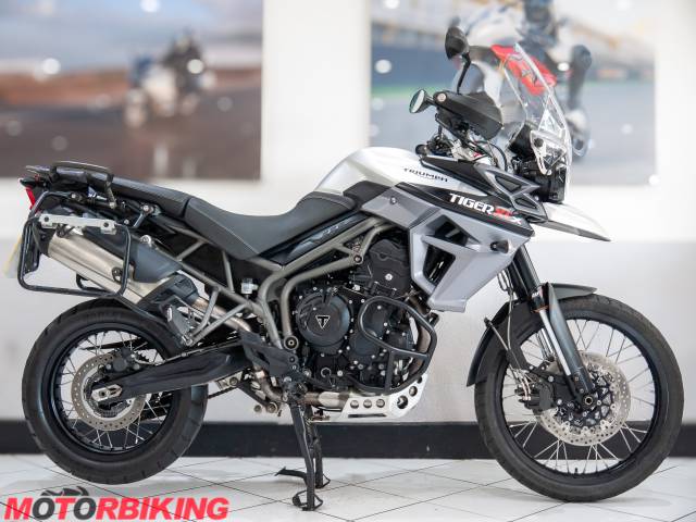 2017 Triumph TIGER 800 XCx Photo #1