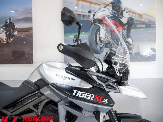 2017 Triumph TIGER 800 XCx Photo #4