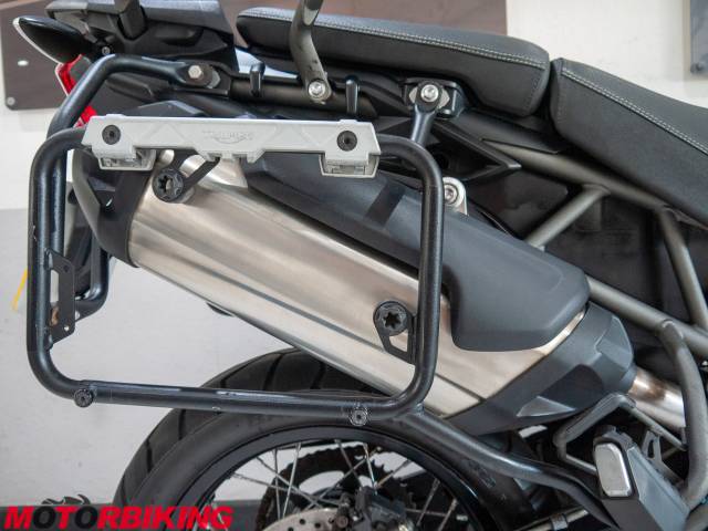 2017 Triumph TIGER 800 XCx Photo #10