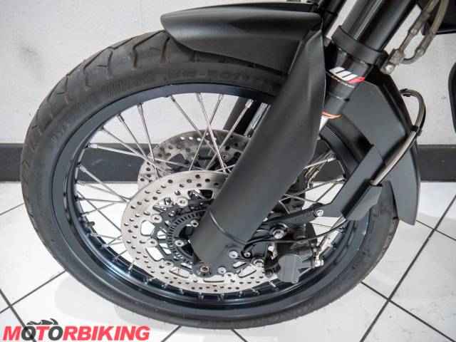 2017 Triumph TIGER 800 XCx Photo #21